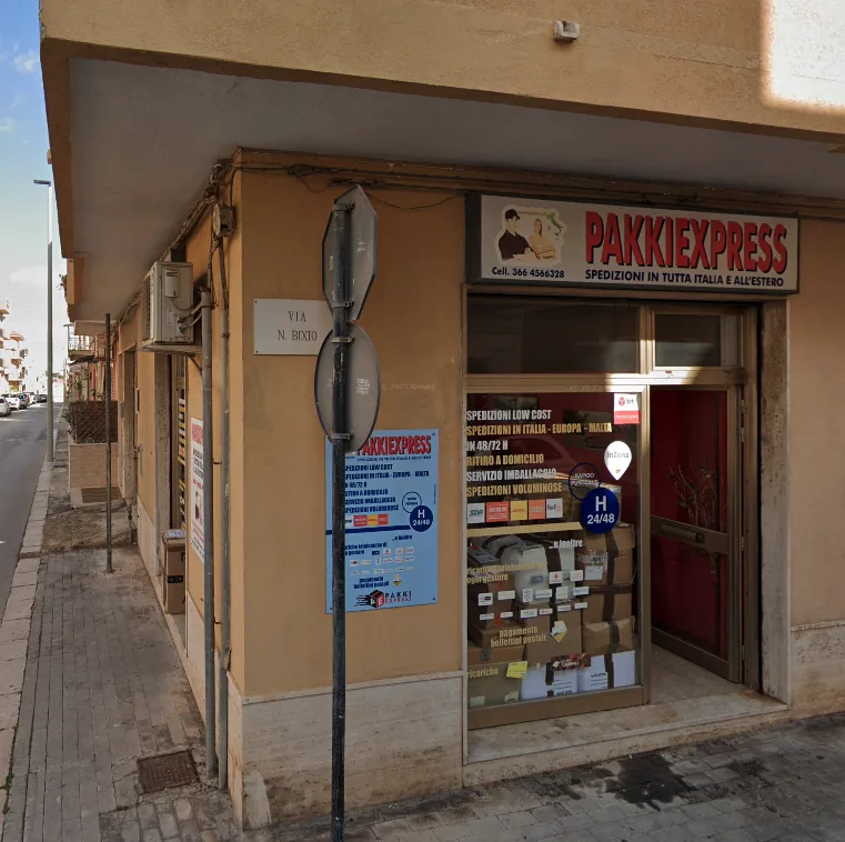Sede Pakkiexpress a Pozzallo (RG), in Via Nino Bixio — punto spedizioni in Italia e all'estero